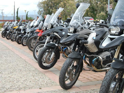 Κόβουν την πίτα στην λέσχη μοτοσικλετιστών BMW